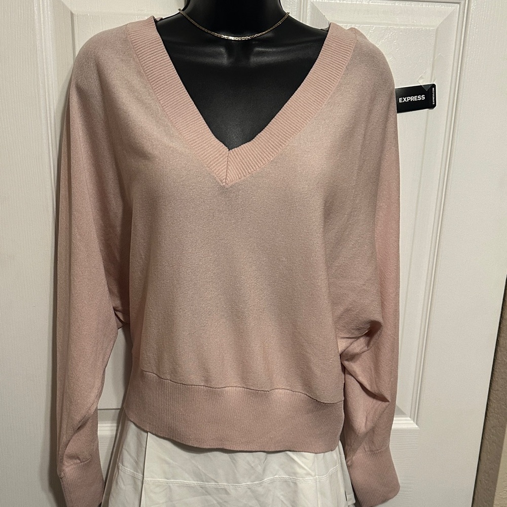 Express | NWT - Women's Soft Pink V-Neck Sweater Size Medium
